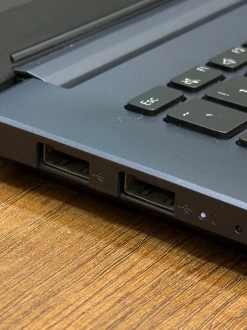 Asus VivoBool OLED - i5 11300H - 8Go - 256Go SSD - Intel Iris Xe Graphics 