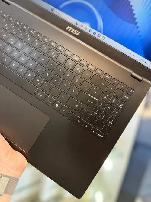 MSI MODERN 15 AI - Ultra 7 155H - 16Go - 512Go - Intel ARC Graphics