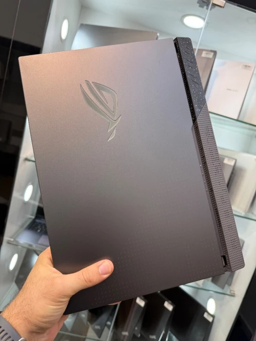 Asus ROG Strix 2K 240Hz - Ryzen 9 6900HX - 16Go - 512Go - RTX 3060 6Go