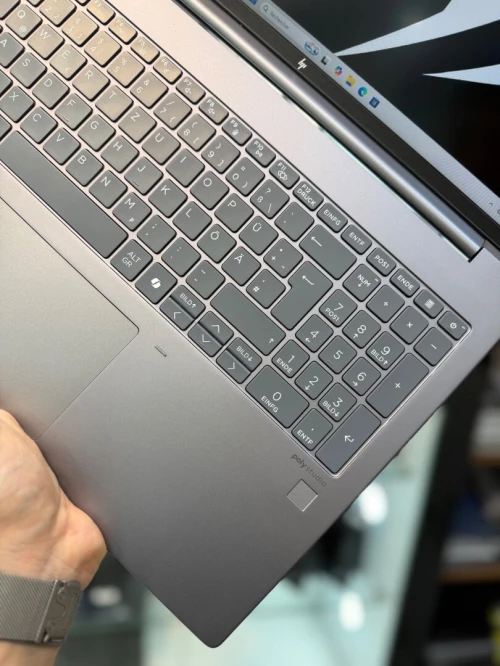 HP ZBOOK POWER G11 16 2K 120Hz - Ryzen 7 8845HS - 32Go - 1To - RTX 2000 8Go