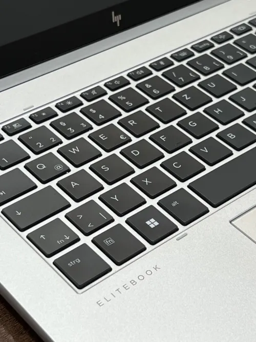 HP EliteBook 1040 G10 - i5 1345U - 16Gb - 1To SSD - Intel Iris Xe Graphics 