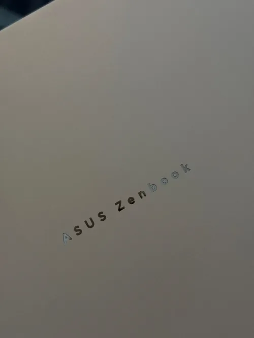 Asus ZenBook A14 OLED - Snapdragon X - 16Go DDR5 - 512Go SSD - ADRENO GPU