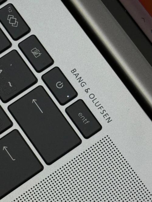 HP ZBOOK STUDIO 16 G10 4K - i7 13800H - 32Go - 1To - RTX 2000 8Go