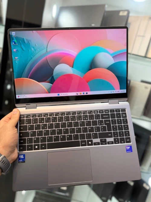 Samsung GALAXY BOOK 5 Pro AMOLED 120Hz - Ultra 7 256V - 16Go - 512Go - Intel ARC Graphique