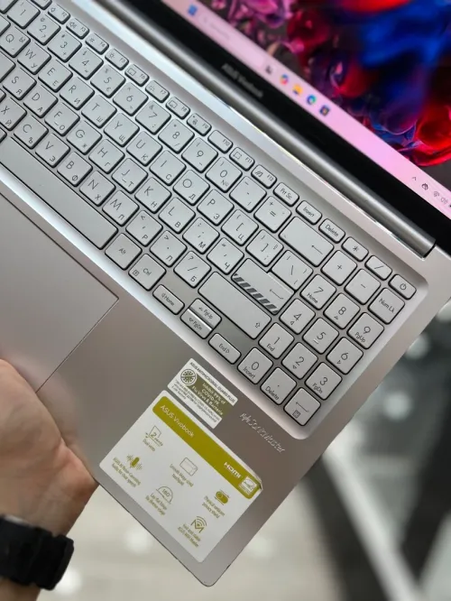 Asus VivoBook OLED 2.8K 120Hz - Ryzen 5 7520U - 16Gb - 512Gb - AMD Radeon Graphics 