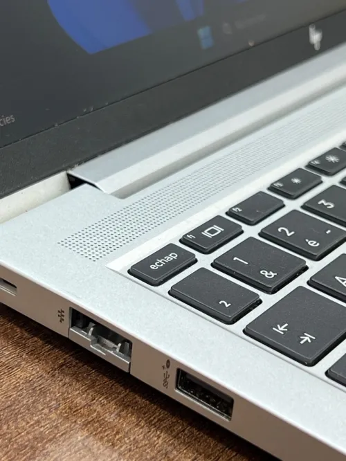HP EliteBook 645 G9 14" FHD, Ryzen 5 Pro 5675U - 16Gb Ram - 256Gb - AMD Rdeaon Graphics 