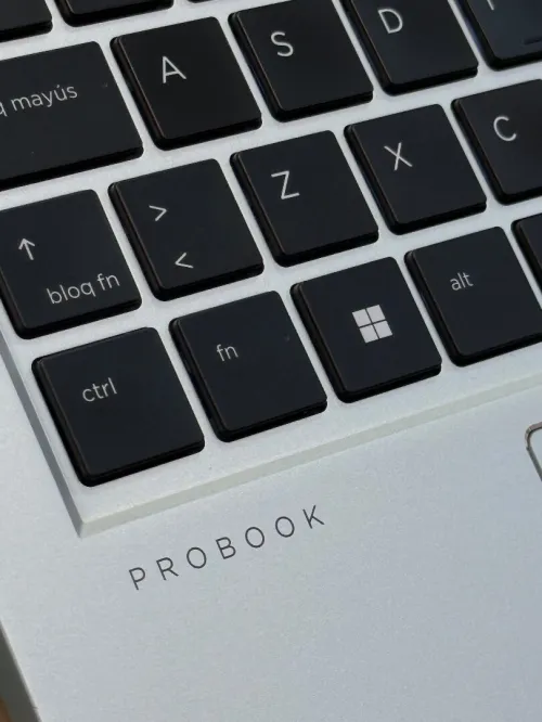 HP ProBook 450 G8 - i5 1135G7 - 8Go - 256Go - Intel Iris Xe 