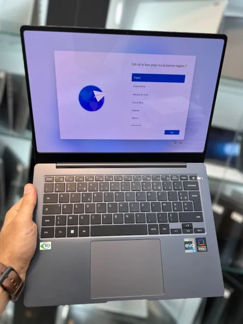 Samsung Galaxy Book 3 Pro 14" 3K 120Hz - i5 1340P - 8Go - 256Go - Intel Iris Xe Graphics 