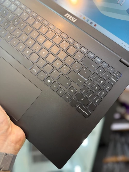 MSI MODERN 15 FHD - i7 13620H - 16Go - 512Go - Intel Iris Xe Graphics