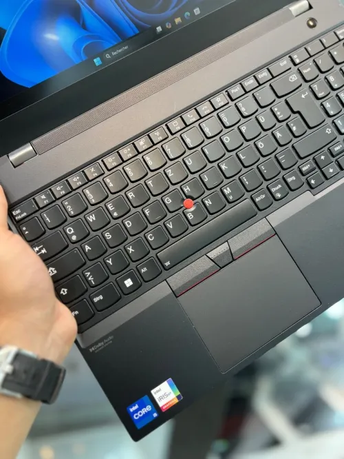 Lenovo ThinkPad T15 FHD - i5 1135G7 - 16Go - 256Go - Intel Iris Xe Graphics 