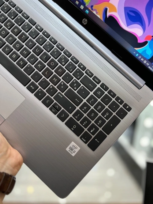 HP Laptop 15s 15.6" FHD, Intel Core i3 1005G1 - 8Gb Ram - 256Gb SSD - Intel UHD Graphics 