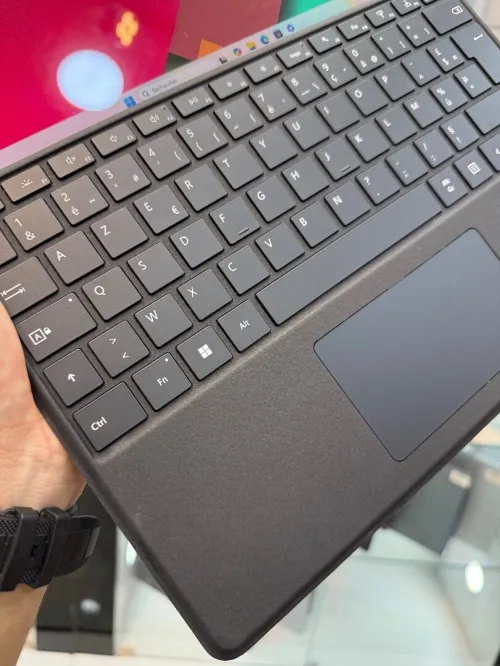 Microsoft Surface Pro 9 - i7 1255U - 16Go - 256Go - Intel Iris Xe 