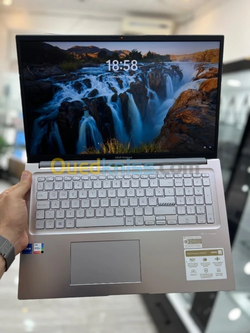 Asus VivoBook 17 Full HD - i7 1355U - 16Gb - 512Gb - Intel IRIS XE Graphics 