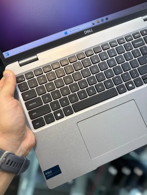 Dell Precision 3590 FHD - i7 13800H - 32Go Ram - 1To SSD - RTX 500 ADA