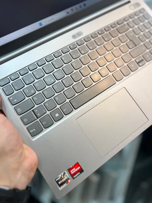 Lenovo ThinkBook 15 - Ryzen 5 5500U - 16Go - 512Go - AMD Radeon Graphics