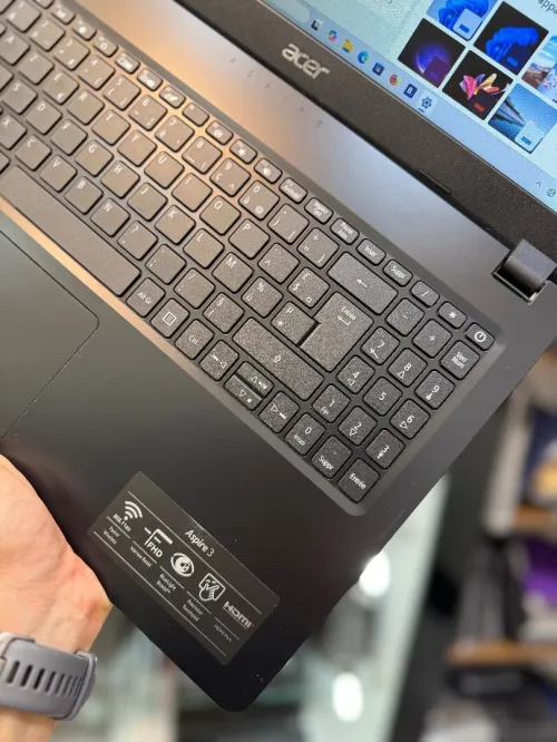 Acer Aspire 3 FHD - i5 8250U - 8Go Ram - 256Go SSD - Intel UHD Graphics
