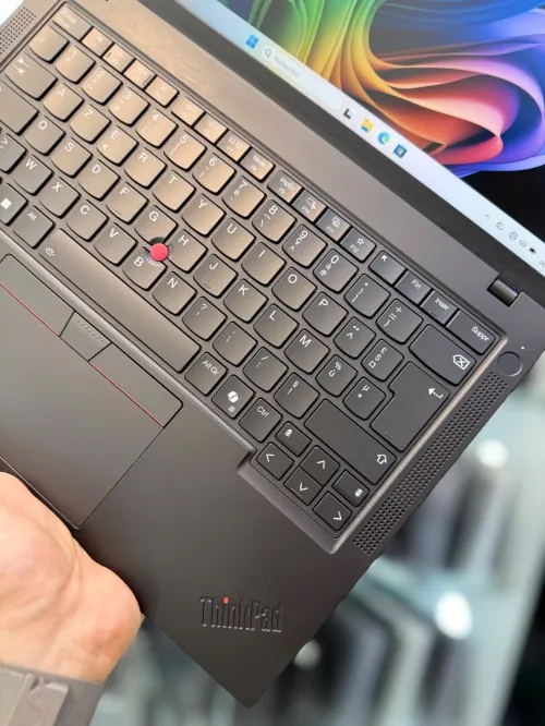 Lenovo ThinkPad T14 - Ryzen 5 Pro 8540U - 16Go - 512Go - Radeon 830M Graphics