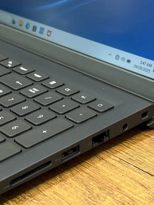 Dell Vostro 120 Hz FHD - i5 1235U - 16Go - 512Go - Intel Iris Xe Graphics 