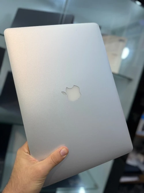 MacBook Pro 2015 Retina i7 2.5 Ghz - 16Go - 1To - Radeon Pro M370X