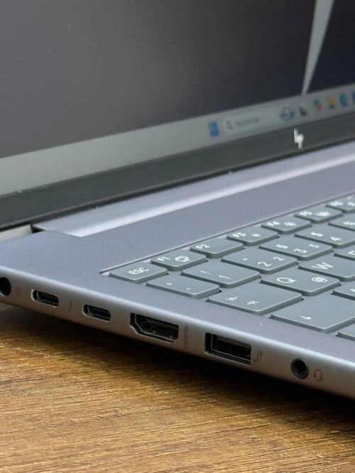 HP ZBOOK POWER G11 16 2K 120Hz - Ryzen 7 8845HS - 32Go - 1To - RTX 2000 8Go
