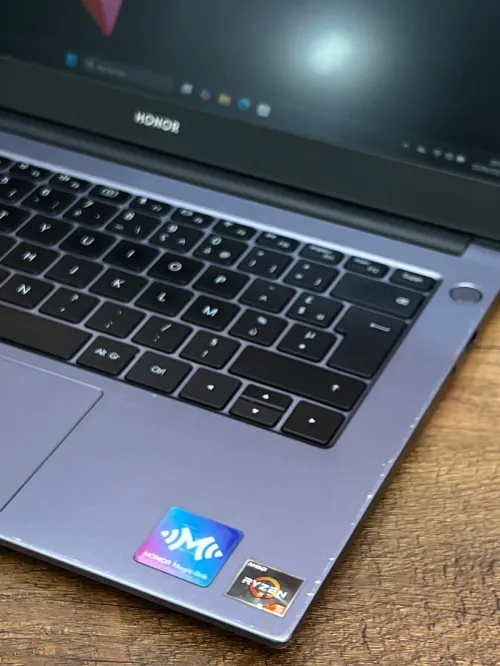 Honor MagicBook 14 FHD - Ryzen 5 3500U - 8Go - 256Go - AMD Vega 8 Graphics 