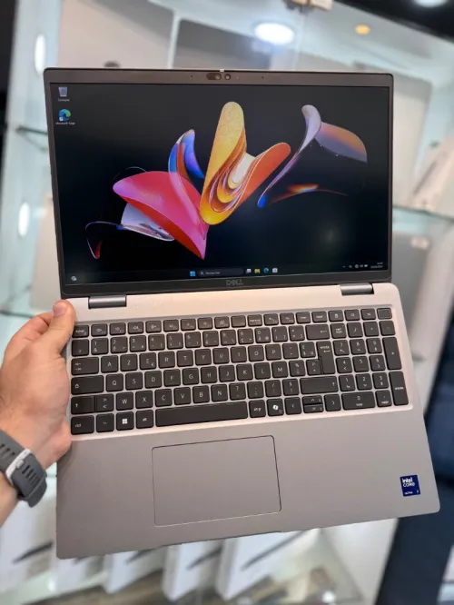 Dell Precision 3591 FHD - Ultra 165H - 32Go - 1To - RTX 1000 4Go