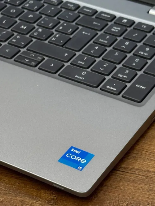 Dell Latitude 5520 FHD - i5 1135G7 - 8Go Ram - 256Go SSD - Intel Iris Xe Graphics