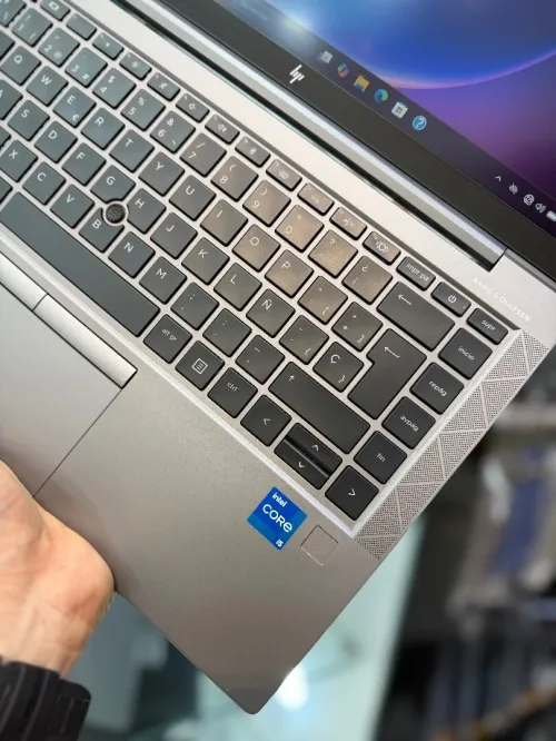 HP Zbook FireFly 14 FHD - i5 1135G7 - 16Go Ram - 512Go SSD - Intel Iris Xe Graphics