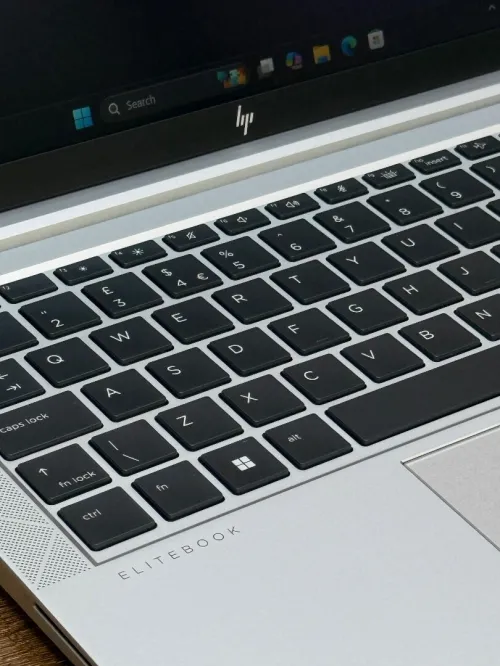 HP EliteBook 835 G8 Tactile - Ryzen Pro 5650U - 8Go - 256Gon- Radeon Graphics