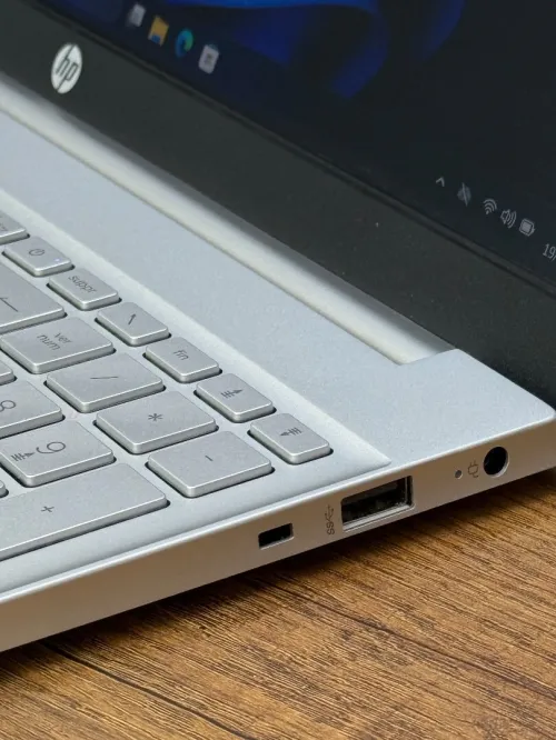HP Pavilion 15s FHD - i5 1235U - 16Go - 512Go SSD - Intel Iris Xe Graphics
