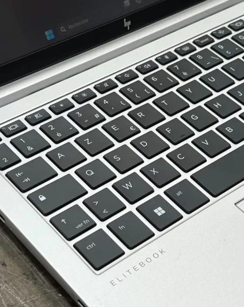 HP EliteBook 830 G10 - Intel Core i5-1345U - 16GB RAM - 512GB SSD - Intel UHD Graphics - 
