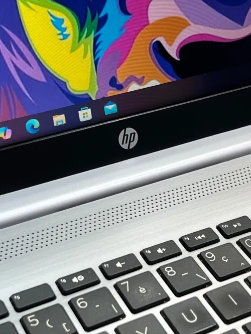HP Laptop 15s 15.6" FHD, Intel Core i3 1005G1 - 8Gb Ram - 256Gb SSD - Intel UHD Graphics 