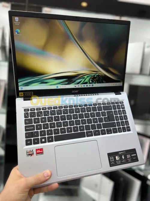 Acer Aspire 3 Ryzen 5 7520U - 8Gb Ram - 512Gb - AMD Radeon graphics 