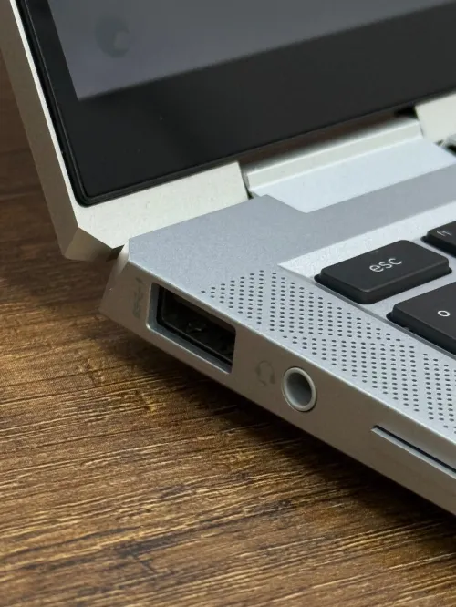 HP EliteBook 1040 G8 - i7 1165G7 - 16Go - 256Go - Intel Iris Xe Graphics 