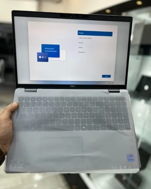 Dell Latitude 5550 - Intel Core i7 1365U - 32GB RAM - 512GB SSD - Intel Iris Xe Graphics