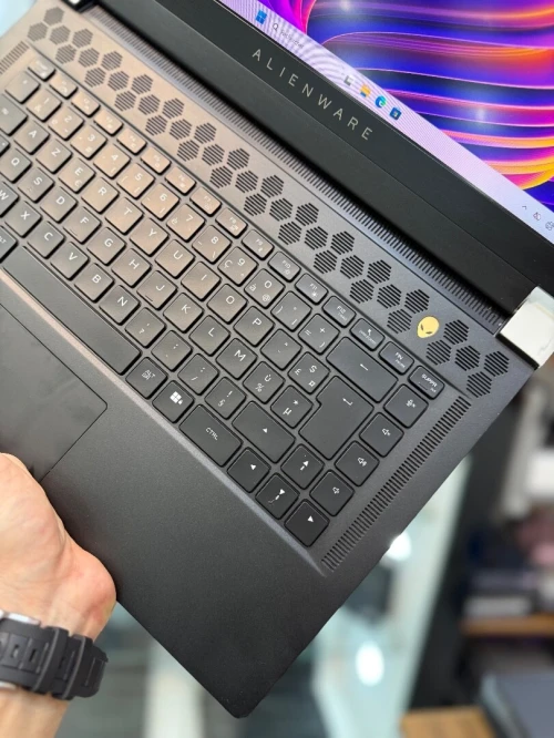 Dell Alienware M15 R7 360Hz - i7 12700H - 16Go - 1To - RTX 3070Ti 8Go