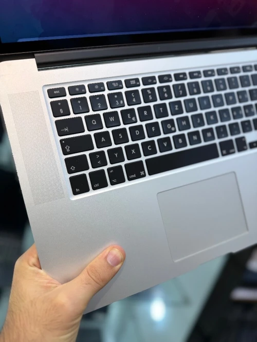 MacBook Pro 2015 Retina i7 2.5 Ghz - 16Go - 1To - Radeon Pro M370X