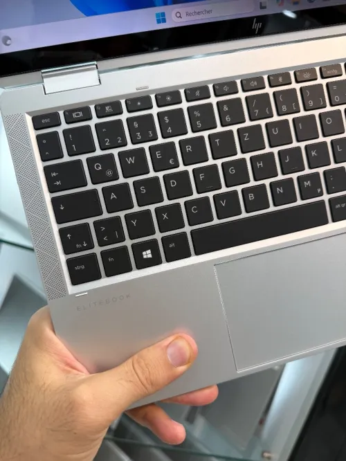 HP EliteBook 1040 G8 - i7 1165G7 - 16Go - 256Go - Intel Iris Xe Graphics 