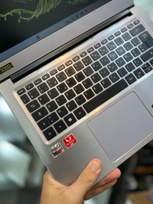 Acer Swift 3 FHD - Ryzen 5 3500U - 20Go - 256Go - AMD Vega 8 Graphics 
