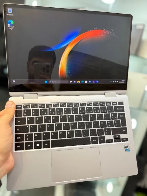 Samsung Galaxy 3 Pro 2-in-1 AMOLED i5 1340P - 8Go - 256Gon- Intel Iris Xe