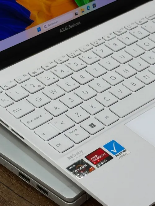 Asus ZenBook S13 OLED - Ryzen 7 6800U - 16Go Ram - 512Go SSD - Radeon 680M