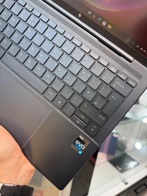 HP Dragonfly 14" FHD - i7 1255U - 16Go - 512Go - Intel Iris Xe Graphics