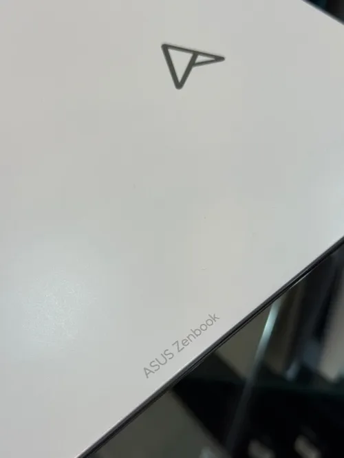 Asus ZenBook S13 OLED - Ryzen 7 6800U - 16Go Ram - 512Go SSD - Radeon 680M