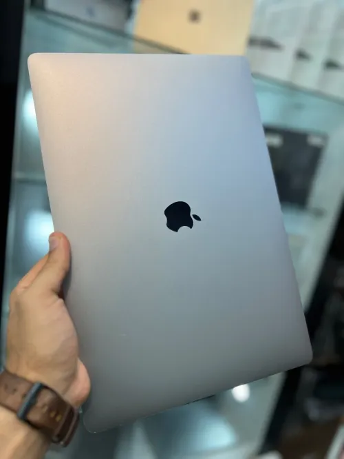MacBook Pro 2019 16" i9 - 16Go - 1To - Radeon 5500M 4Go