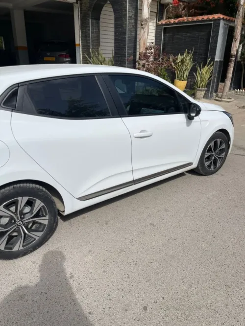 Renault Clio 5 hybride 2022 1.6 140ch hybride