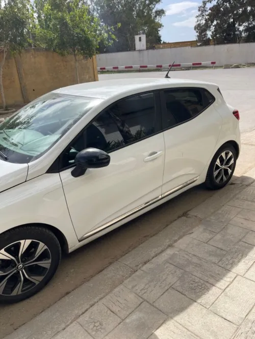 Renault Clio 5 hybride 2022 1.6 140ch hybride