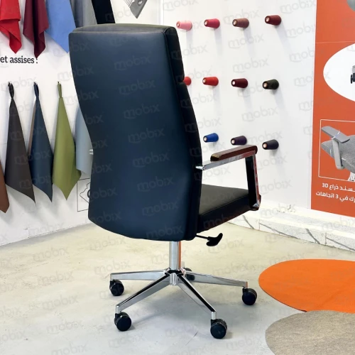 Chaise opérateur AKAR accoudoirs bois exécutif couleur noir de la marque mobix dz