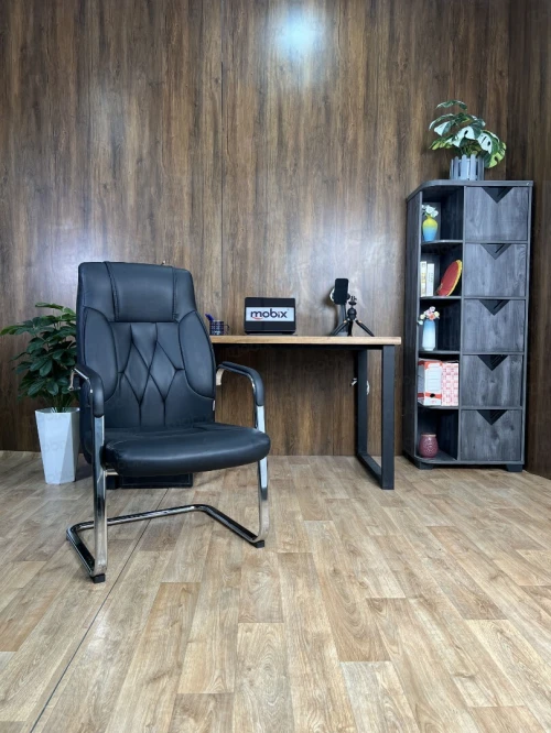 Chaise CIRTA visiteur PDG en simili cuir de la marque Mobix dz