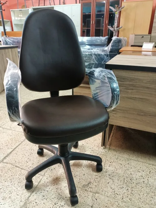 Chaise dactylo en polyuréthane