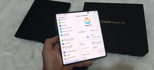 Honor Magic v2